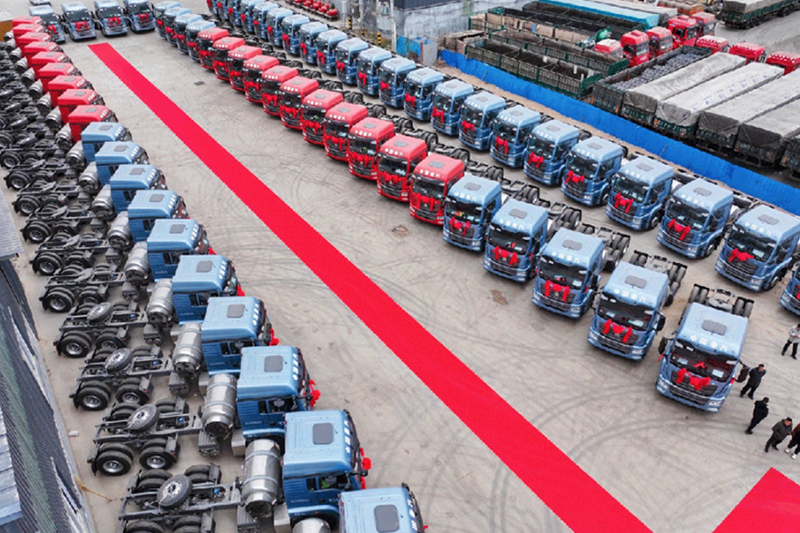 Sinotruk Achieves a Strong Start in the First Quarter! Howo TX Gas-Powered Trucks Officially Delivered